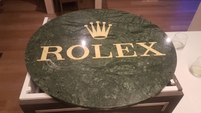 Realizzazione su misura di loghi per bar, hotel, negozi ecc..