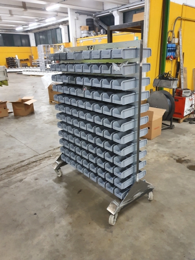 Carrello in acciao porta cassette